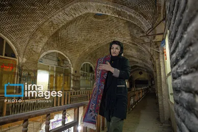 گزارش تصویری | «رفوگری»؛ هنری رو به خاموشی