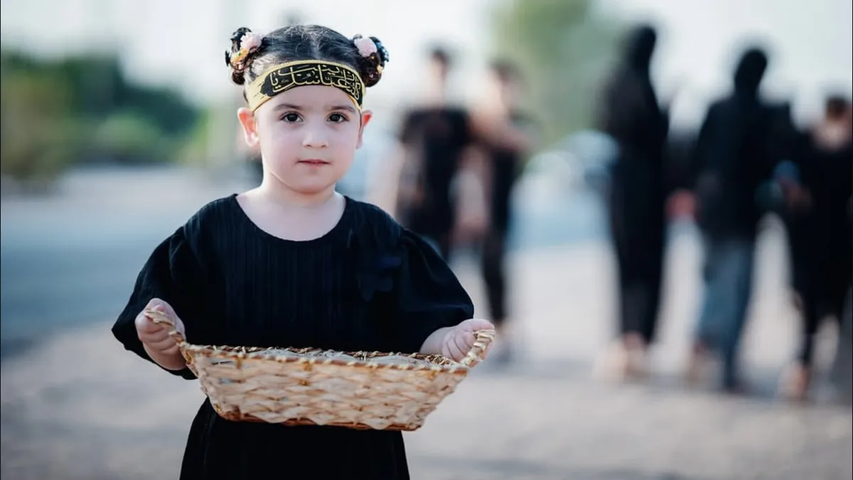 ساخت بیش از ۳۸هزار دست‌سازه حسینی و اهدای آن به زائران کودک در پیاده‌روی اربعین