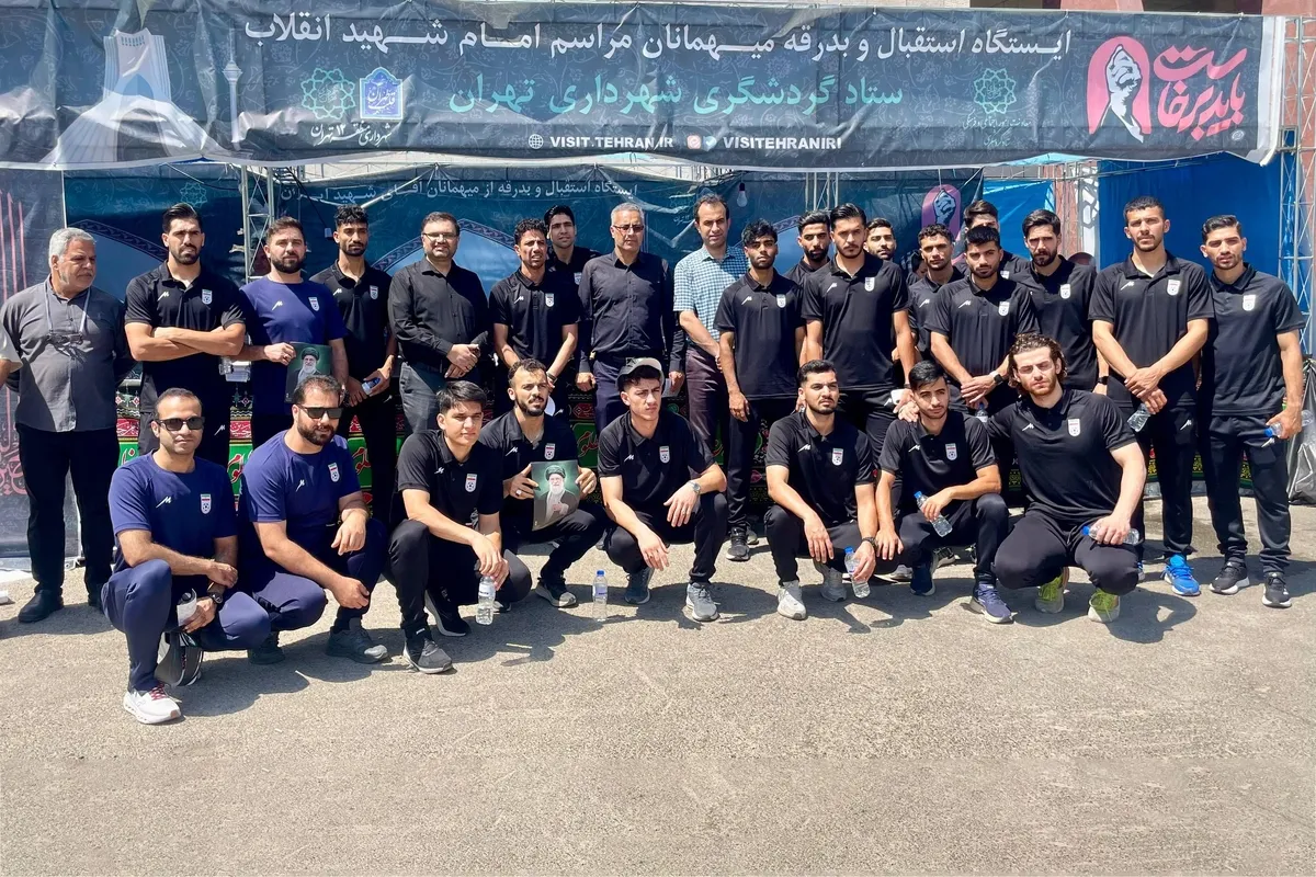 فوتسالی‌ها در مراسم تشییع پیکر رهبر شهید