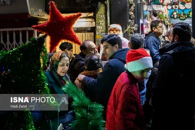 گزارش تصویری | حال و هوای شب کریسمس - تهران