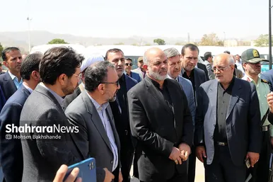 رونمایی از ١۵٠ دستگاه ون و اتوبوس با حضور وزیر کشور در مشهد