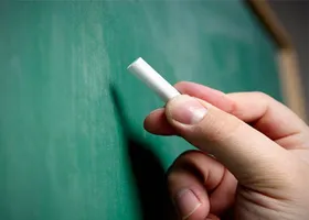 تلاش برای بهبود معیشت معلمان با تصویب لایحه رتبه&zwnj;بندی