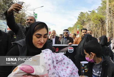 عکس‌هایی از مراسم سالگرد شهادت حاج قاسم سلیمانی در گلزار شهدای کرمان