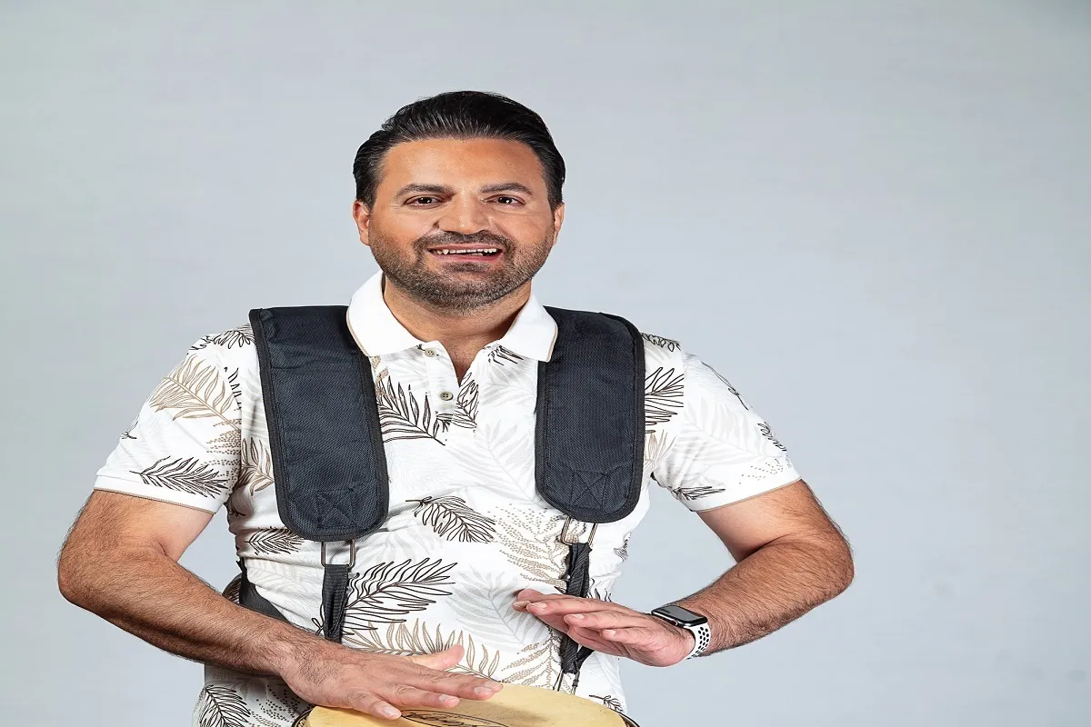 حمیدرضا نصرالهی، نوازنده و آهنگساز، با  قطعه چه کنم خواننده شد