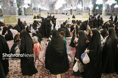 عکس| سفره افطار در حرم مطهر رضوی در شب میلاد امام حسن مجتبی(ع)