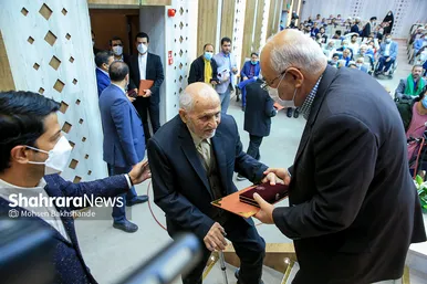 نشست صمیمی شهردار مشهد با جامعه قرآنی