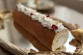 طرز تهیه رولت خانگی با خامه در خانه + فیلم