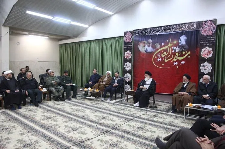 همه مسئولان در حفظ اساس انقلاب و نظام مسئول هستند