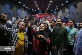 اکران مردمی &laquo;هناس&raquo; با حضور مریلا زارعی در مشهد