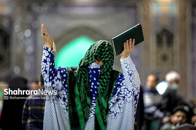 مراسم احیاء شب ۱۹ ماه رمضان در حرم مطهر رضوی