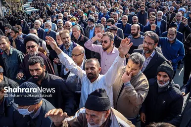 راهپیمایی اصناف، بازاریان و نمازگزاران پس از نماز جمعه مشهد