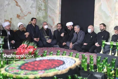 آیین خطبه خوانی شب شهادت امام رضا(ع) در حرم مطهر رضوی