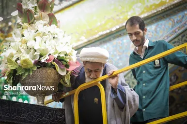 گزارش تصویری | آیین سنتی تعویض پوش ضریح مطهر امام رضا (ع)