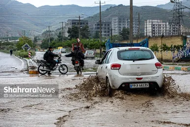 عکس‌هایی از سیلاب در خیابان‌های مشهد (۲۹ اردیبهشت ۱۴۰۳)