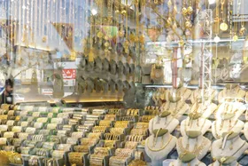 بررسی تأثیر مسدودشدن حساب برخی &zwnj;فعالان بازار طلا | آدرس غلط برای مهار نرخ طلا