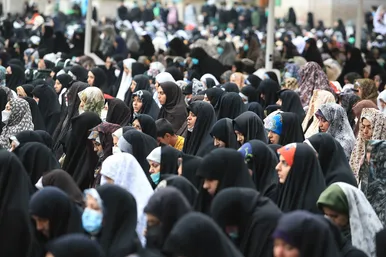 اقامه نماز عید فطر در حرم مطهر رضوی‎