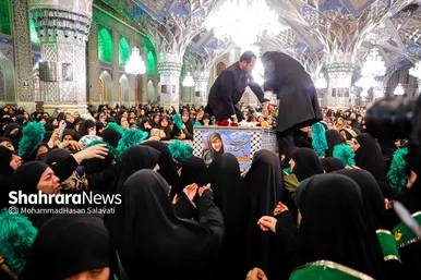 گزارش تصویری | وداع با پیکر مطهر بانوی شهیده معصومه کرباسی در حرم مطهر رضوی - مشهد