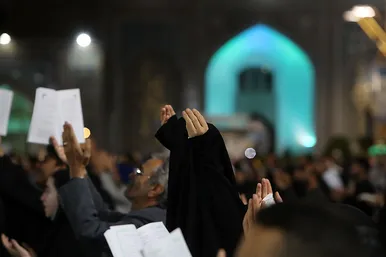 مراسم احیاء شب 21 ماه رمضان در حرم مطهر رضوی