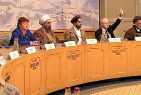 احمد مسعود برای حضور در نشست مخالفان طالبان به مسکو رفت + عکس