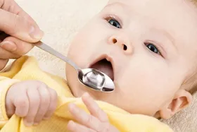 اینفوگرافی| آب دادن به نوزاد