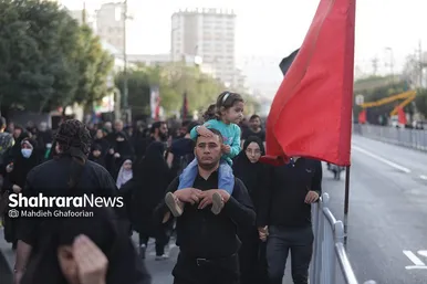 پیاده‌روی جاماندگان اربعین حسینی در مشهد