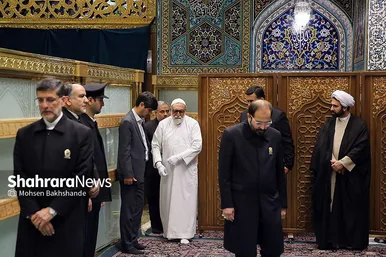 غبارروبی مضجع منور امام رضا(ع)