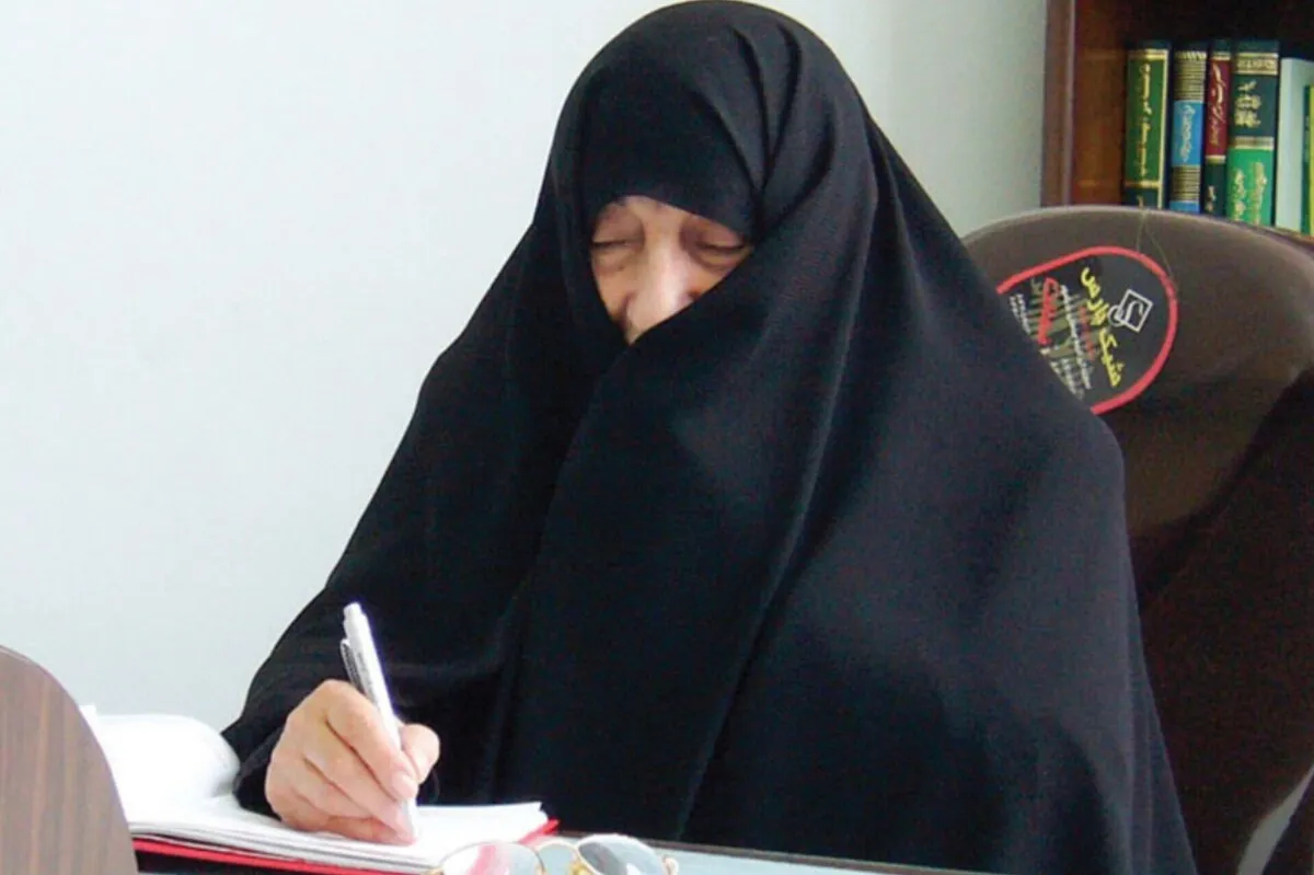 «خانم طاهایی؛ استادی که اهل سیاست بود» | روایت زنی که مکتب نرجس را پایگاه انقلابی بانوان کرد