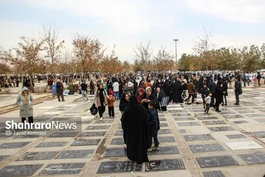 آیین چراغ برات در بهشت رضا(ع)