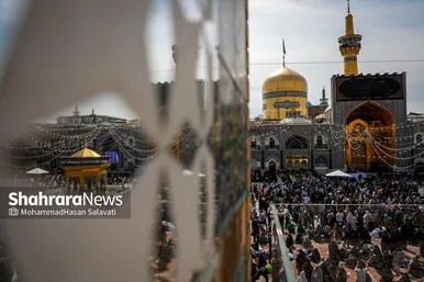 گزارش تصویری | لحظه تحویل سال در حرم مطهر امام رضا (ع)