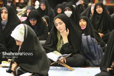 تشییع شهید گمنام در جمع دختران مدرسه امام رضا(ع) در مشهد
