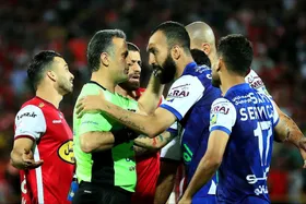 سرقت عجیب از داور مشهور