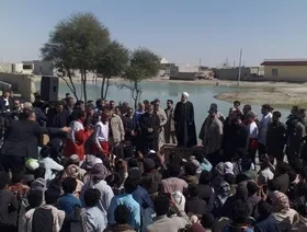 فیلم / سخنرانی رئیس جمهور در بین مردم سیل زده سیستان و بلوچستان