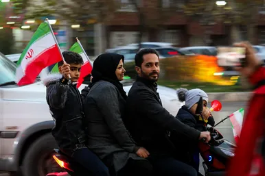  شادی مردم مشهد بعد از برد تیم ملی ایران