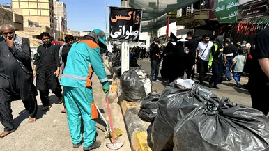 خدمت پاکبانان مشهدی به زائران اربعین در نجف اشرف