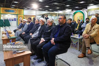 گزارش تصویری | آیین رونمایی از ۷ دستخط رهبر شهید در غباروبی‌های مضجع منور رضوی