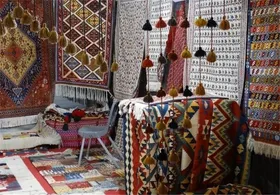 نمایشگاه صنایع&zwnj;دستی و اقوام در کاشمر و چناران  گشایش یافت
