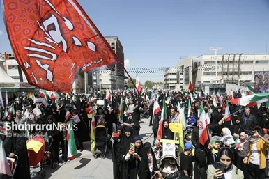 گزارش تصویری| راهپیمایی کالسکه سواران در اربعین رهبر شهید انقلاب در مشهد