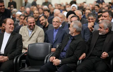 عکس‌هایی از دیدار امروز نمایندگان مجلس با رهبر معظم انقلاب اسلامی (۳۱ تیر ۱۴۰۳)