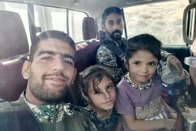 پناه آوردن کودکان افغانستانی به تکاوران ارتش و واکنش&zwnj;ها به آن + فیلم