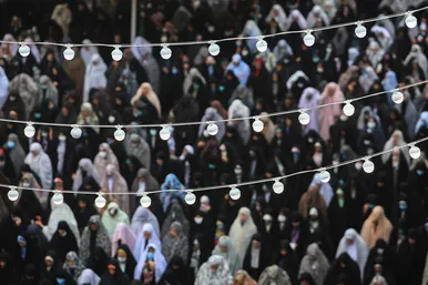 اقامه نماز عید فطر در حرم مطهر رضوی‎