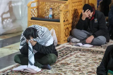 آیین معنوی اعتکاف در حرم امام رضا (ع)