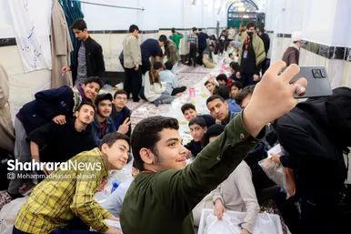 آخرین روز اعتکاف نوجوانان دهه هشتادی در حرم مطهر رضوی