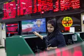 سقوط ارزش دلاری بورس و خروج پول حقیقی از بازار چه معنایی دارد؟