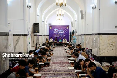 اعتکاف نوجوانان دهه هشتادی در حرم مطهر رضوی