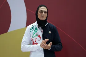 شهربانو منصوریان: پدرش را با لگد بیرون کردیم!