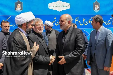 رونمایی از ١۵٠ دستگاه ون و اتوبوس با حضور وزیر کشور در مشهد