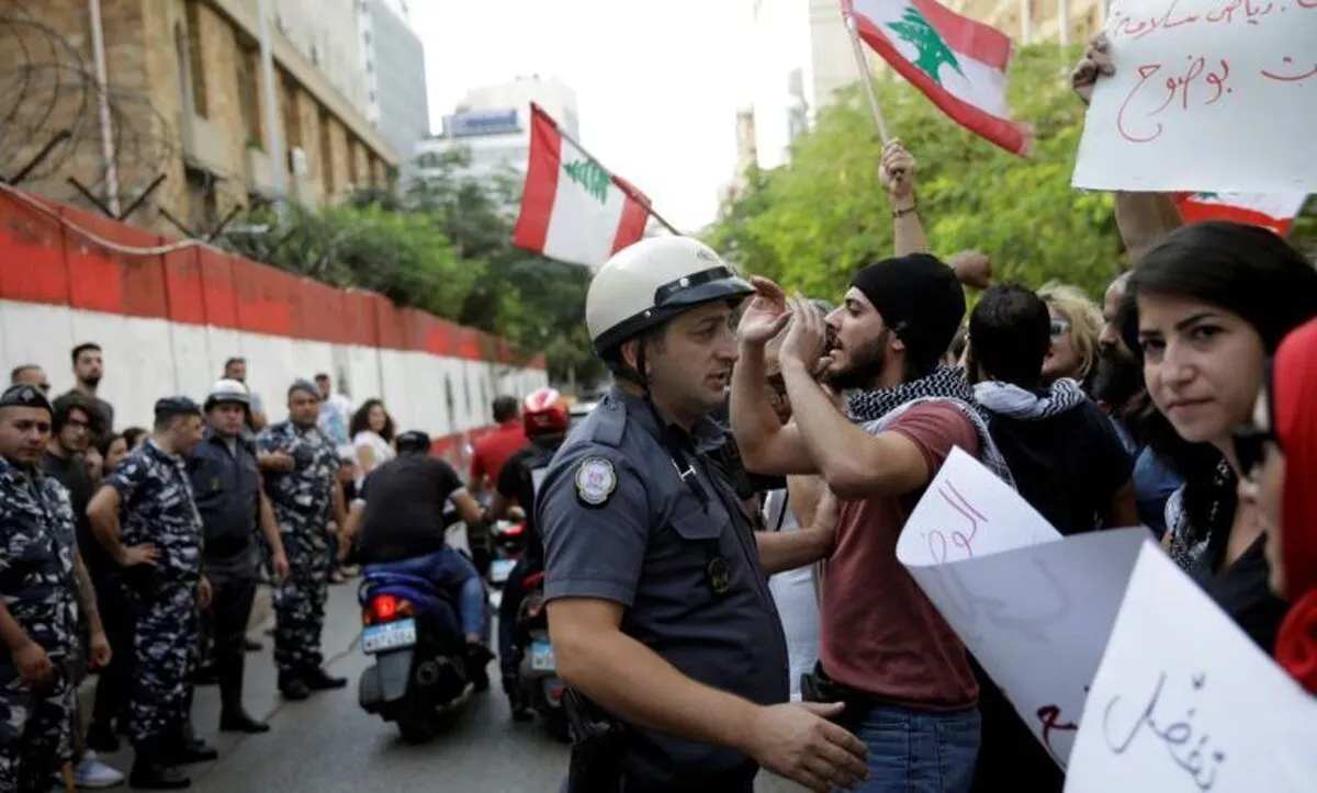 تجمع مخالفان توافق چارچوب در برابر کاخ ریاست جمهوری لبنان