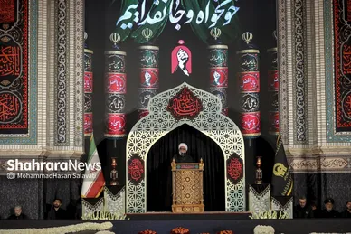 گزارش تصویری | آئین سنتی خطبه خوانی شب عاشورا در حرم مطهر رضوی