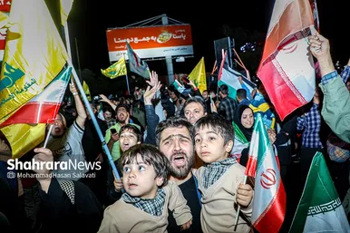 گزارش تصویری | شادی مردم مشهد از حمله موشکی ایران به رژیم صهیونیستی در میدان فلسطین