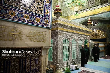 غبارروبی مضجع منور امام رضا(ع)